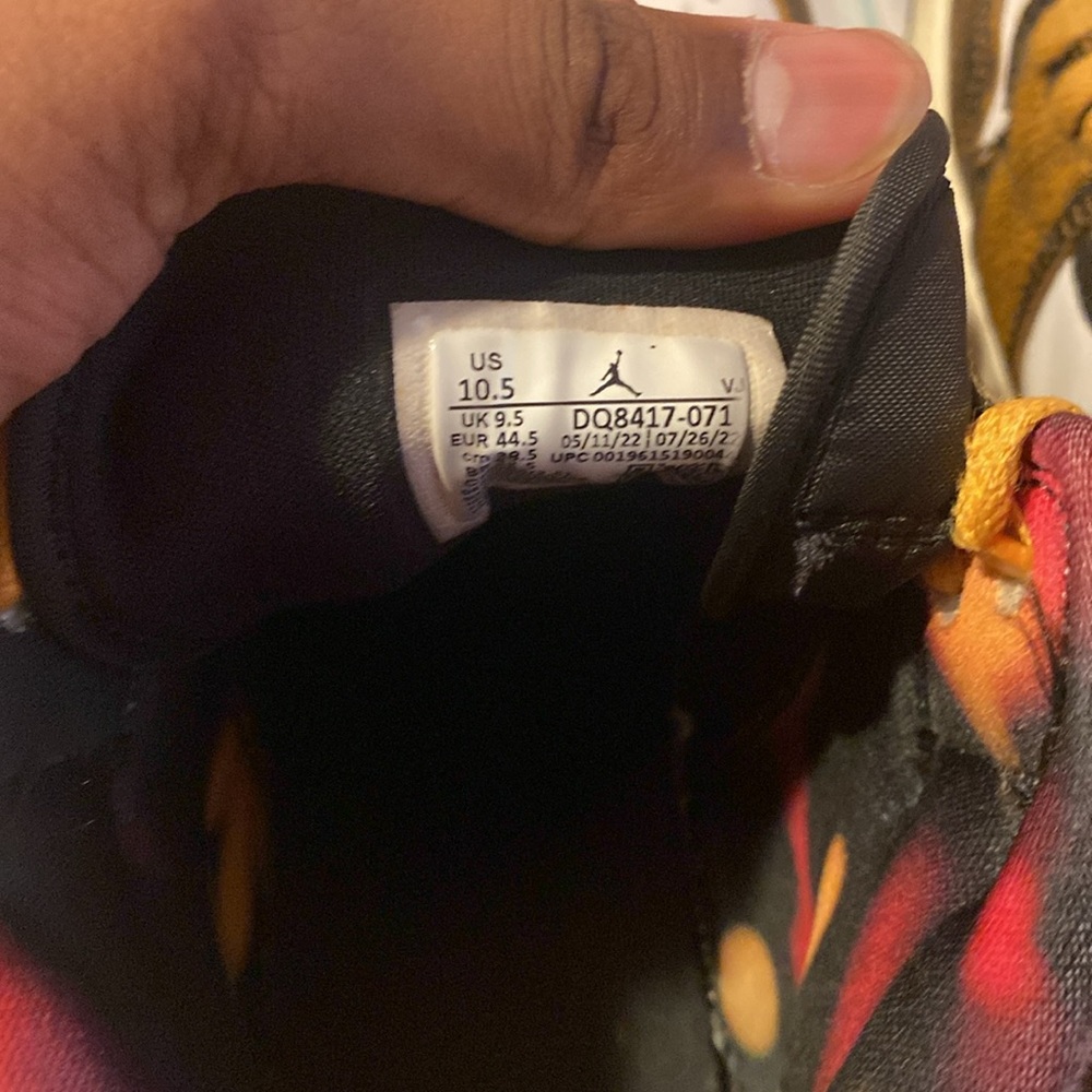 Jordan 1 SE colorway - Picture 5 of 7